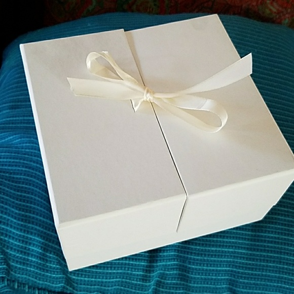 Mary Kay Heart Sachet w/ gift box - Picture 5 of 6